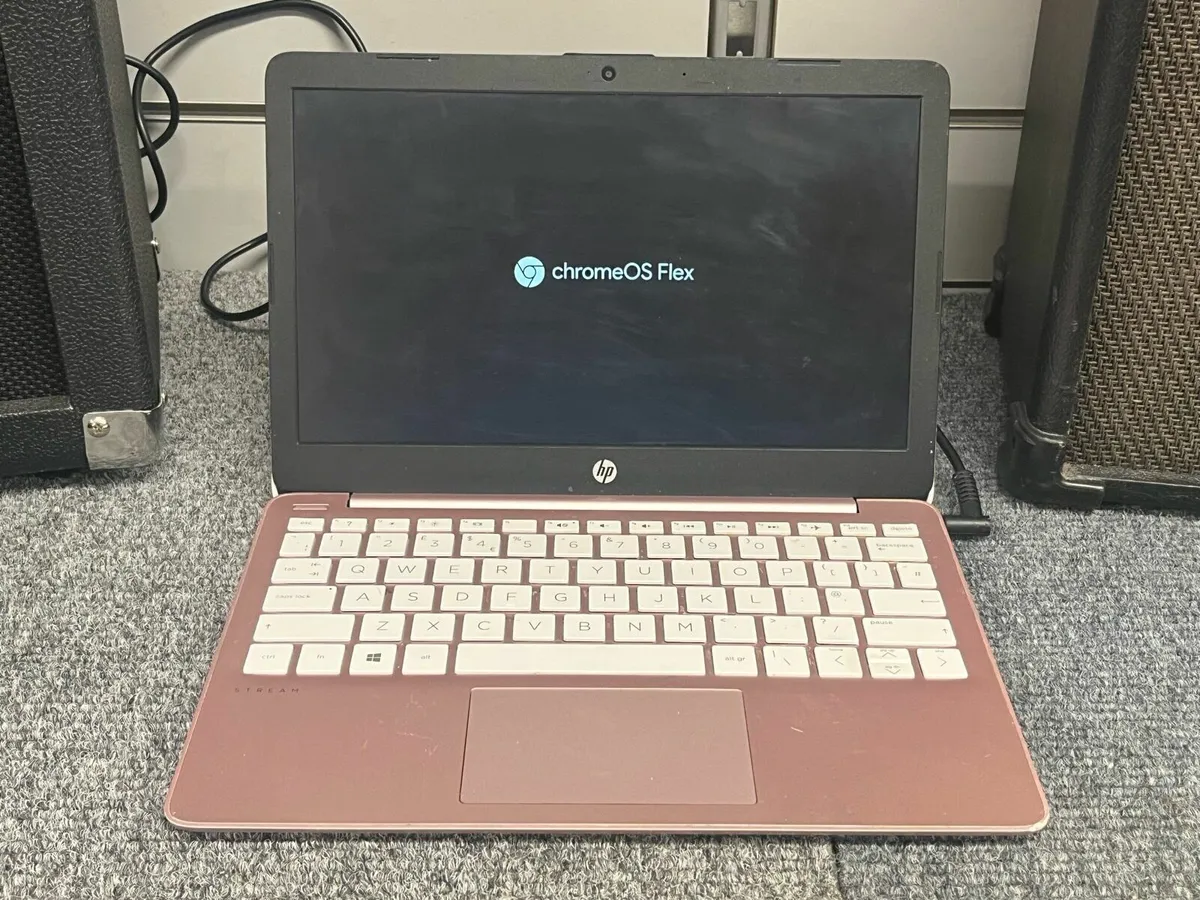HP Stream 11 Chromebook - Image 2