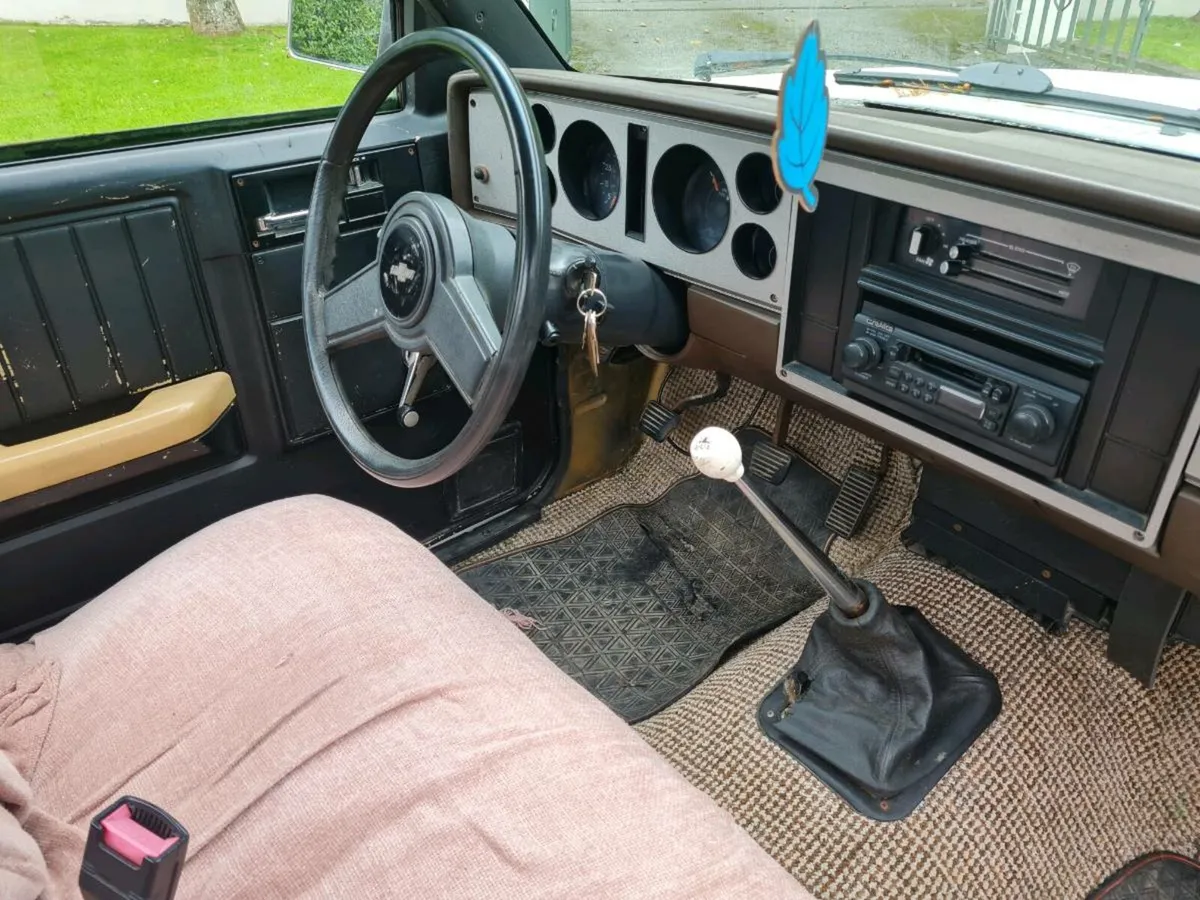 Chevrolet pickup truck - Image 4