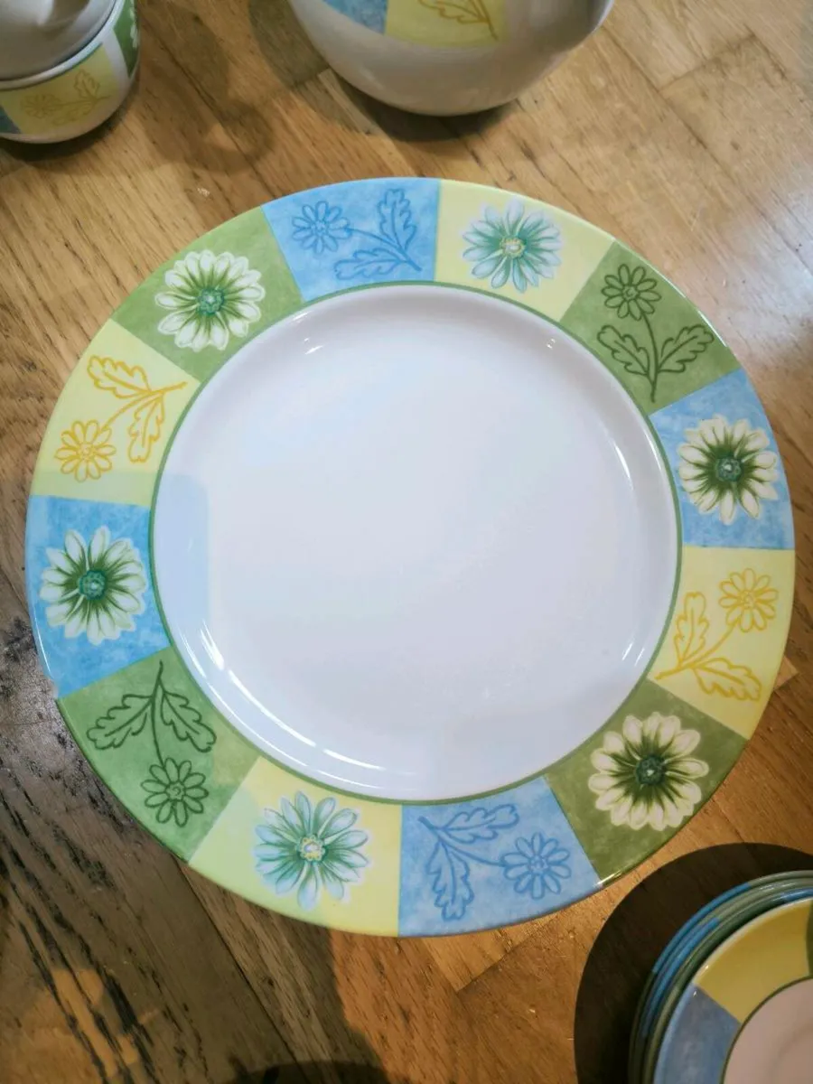 Dinner Set - Image 4