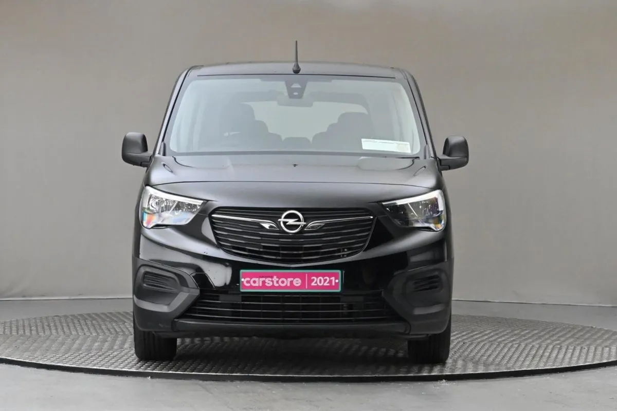 Opel Combo 1.5 Turbo D Life 100BHP 6spd Energy XL - Image 2
