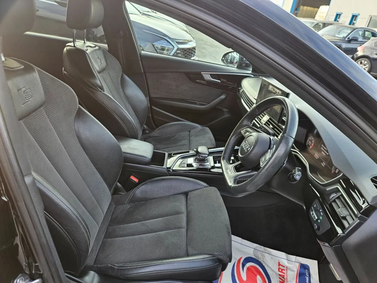 Audi A4 2.0 TDI Black Edit 35 163PS 5DR Auto - Image 3