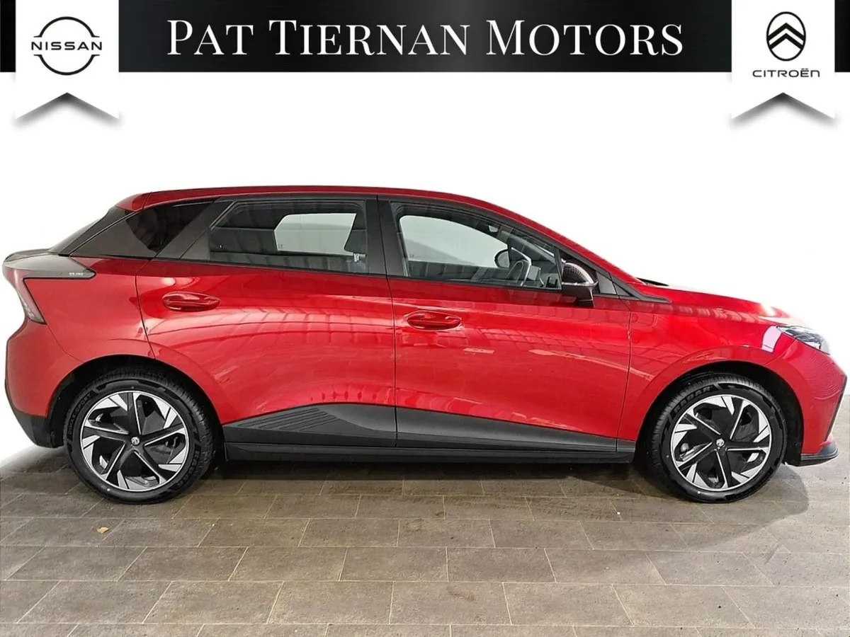 MG MG4 MG4 SR Excite 51kwh - Image 3