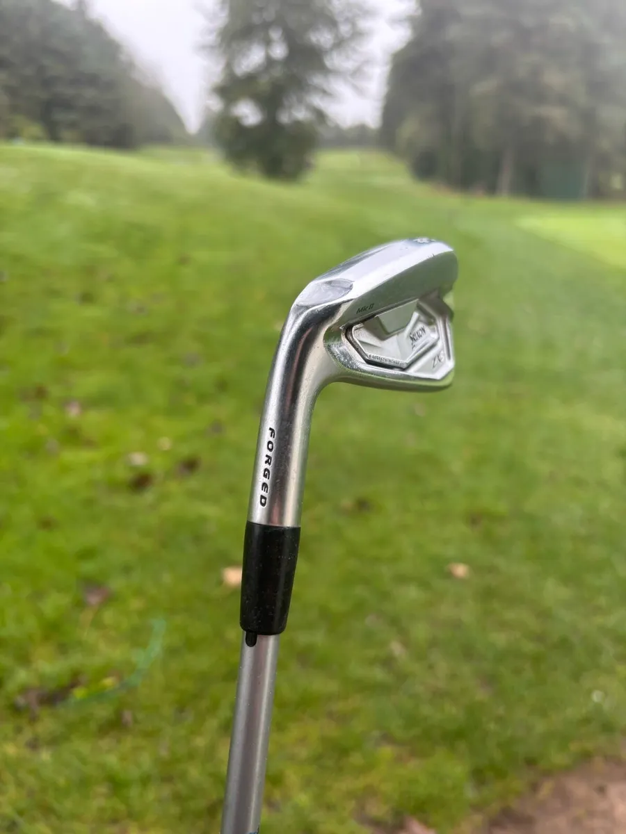 Left Hand Srixon ZX5 3 iron with Tour AD shaft - Image 3