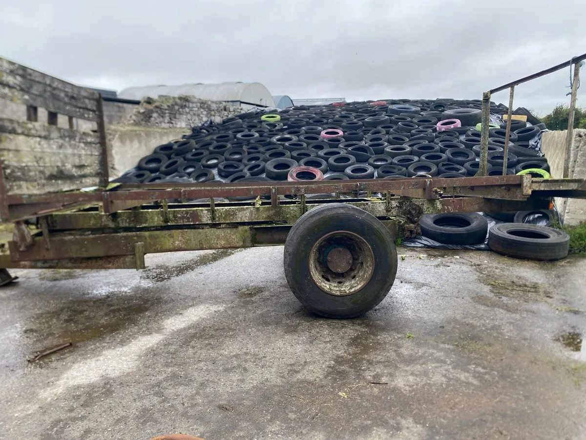 Bale trailer - Image 1