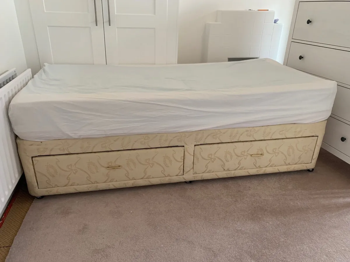 Single Bed - Image 3