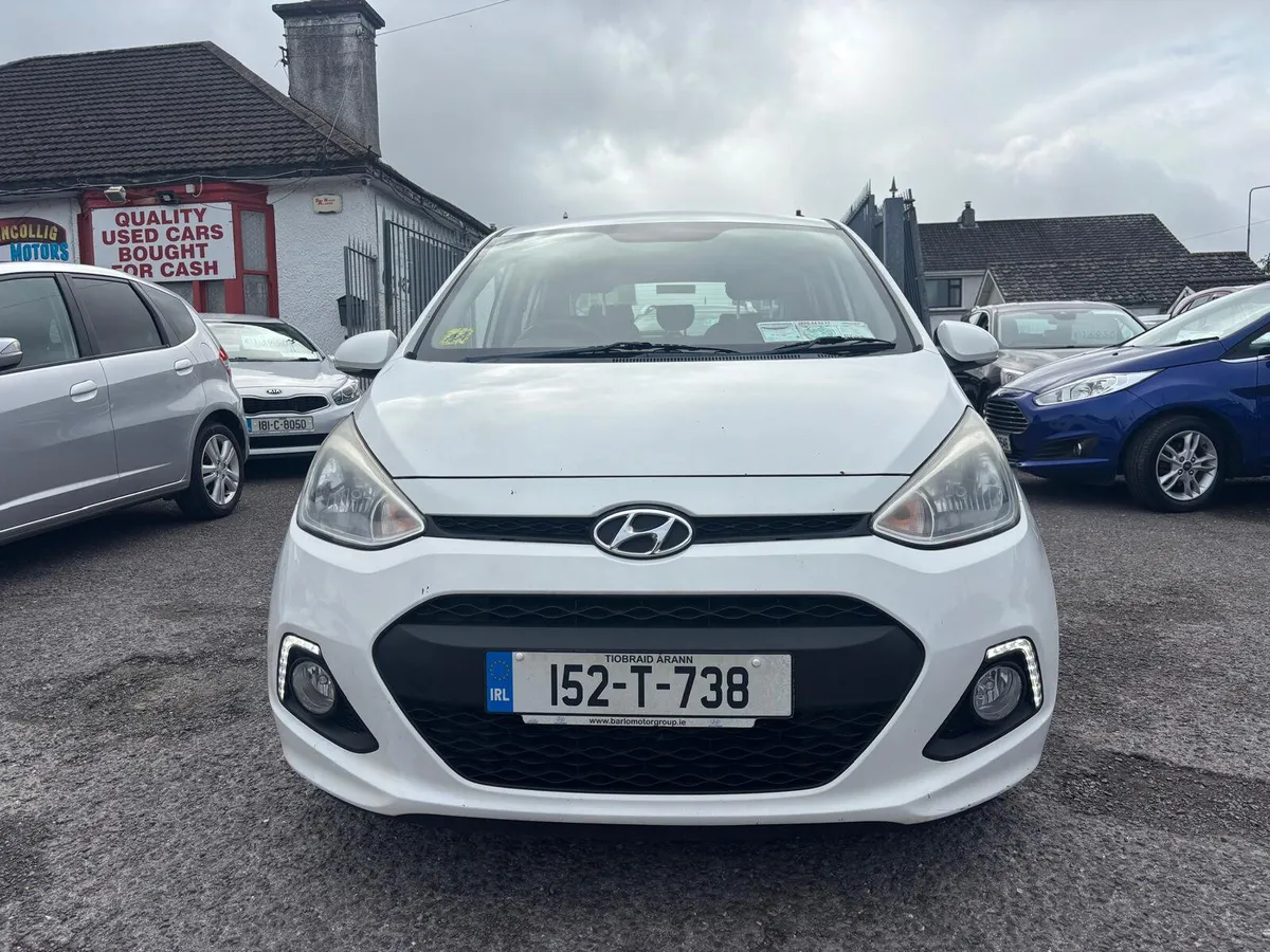 Hyundai i10 2015  PETROL  1.0 - Image 2