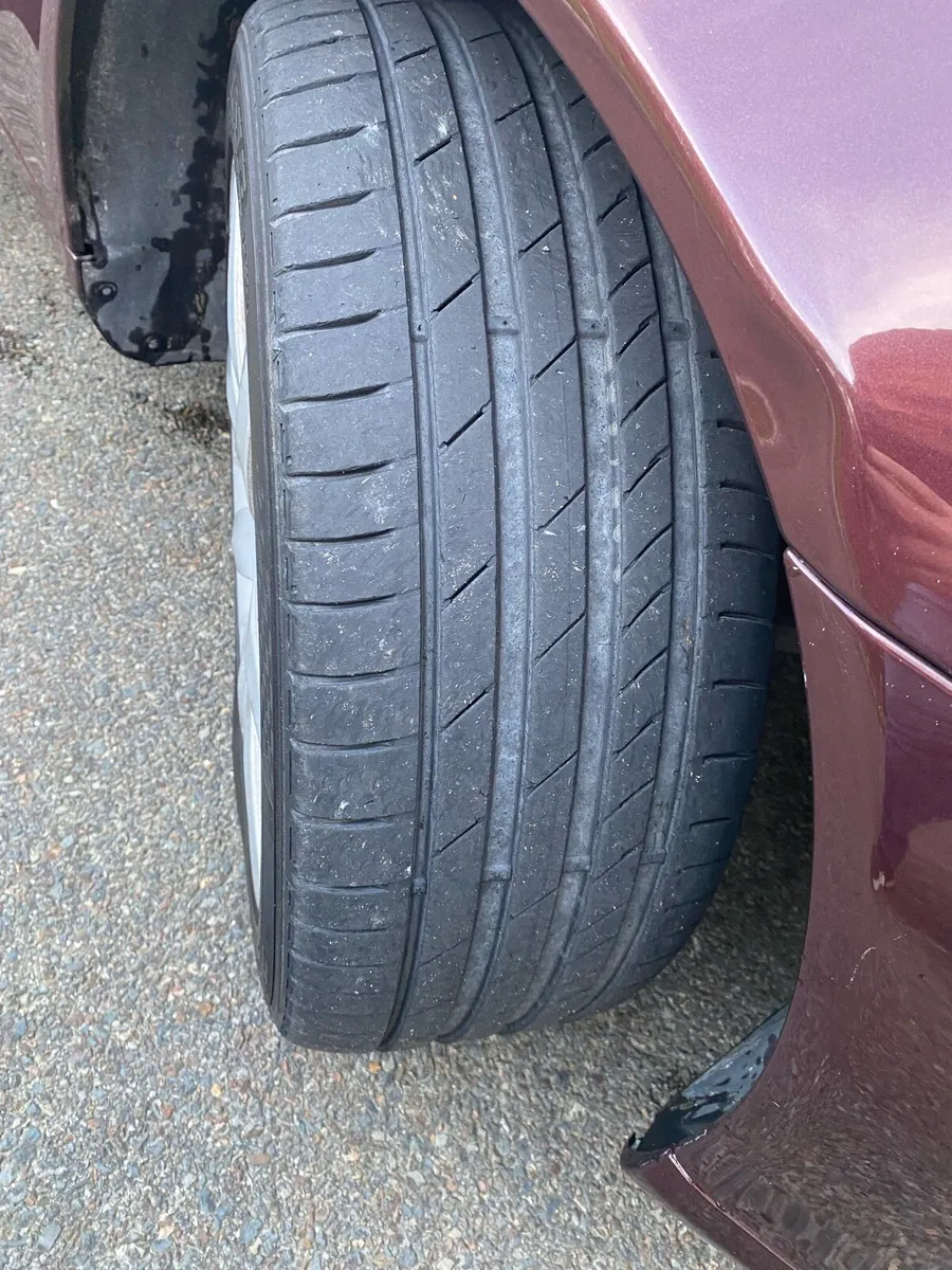 Car - Image 3