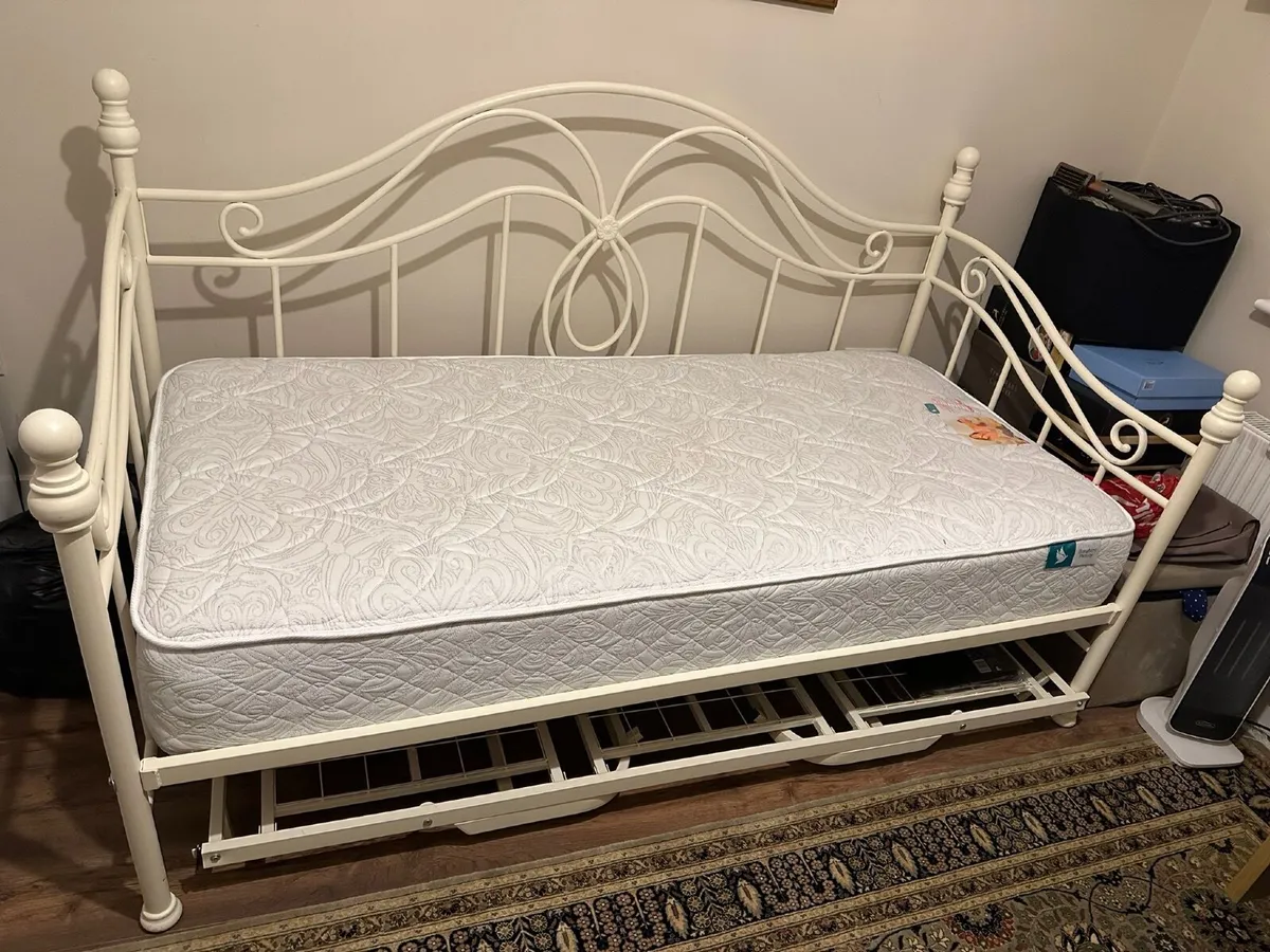 Single Bed/Day Bed - Image 3