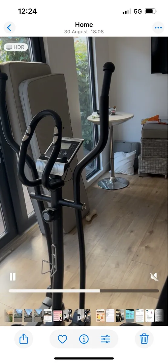 Cross trainers - Image 3