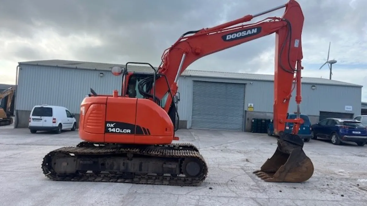 2015 Doosan DX 140 LCR-3 - Image 3