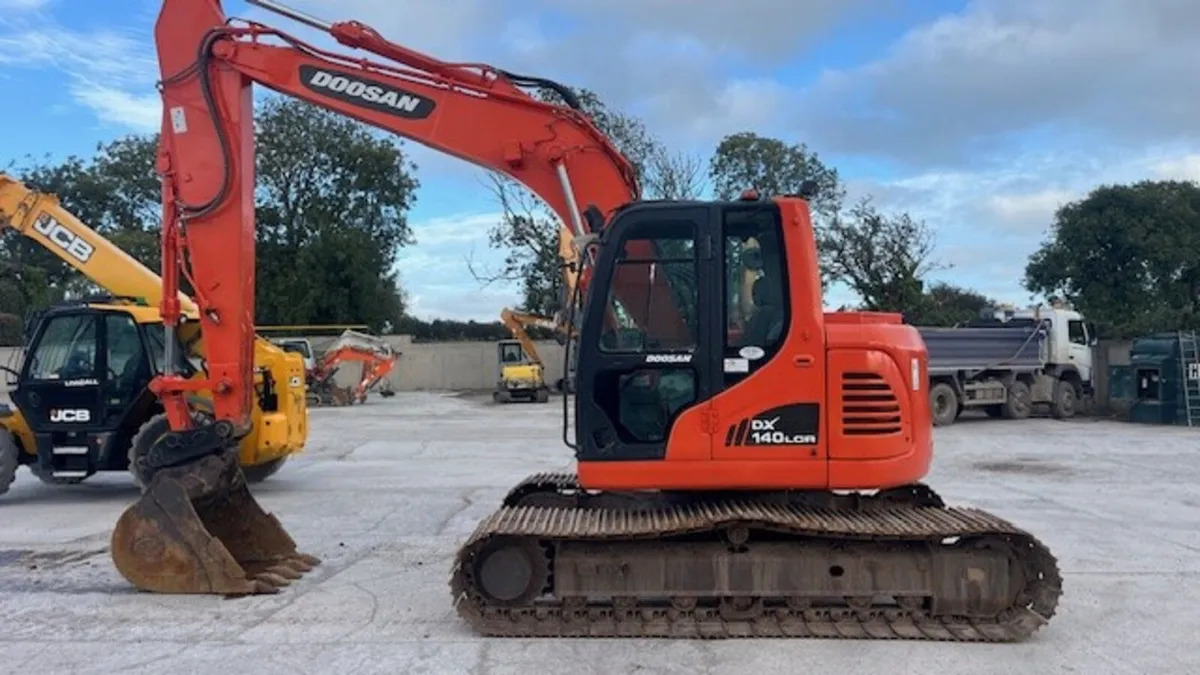 2015 Doosan DX 140 LCR-3 - Image 1