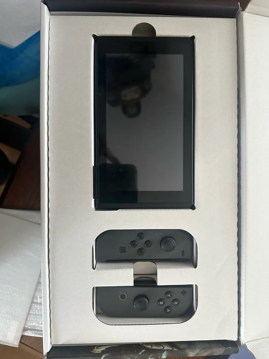 Nintendo Switch Limited Edition - Image 2