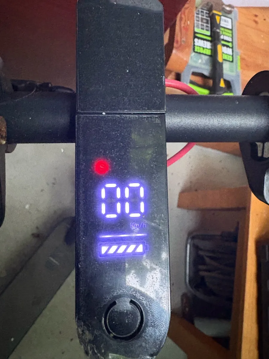 Electric scooter - Image 2