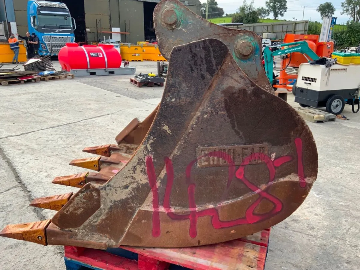 48" EUROFAB DIGGING BUCKET.....65mm PINS....1428- - Image 4