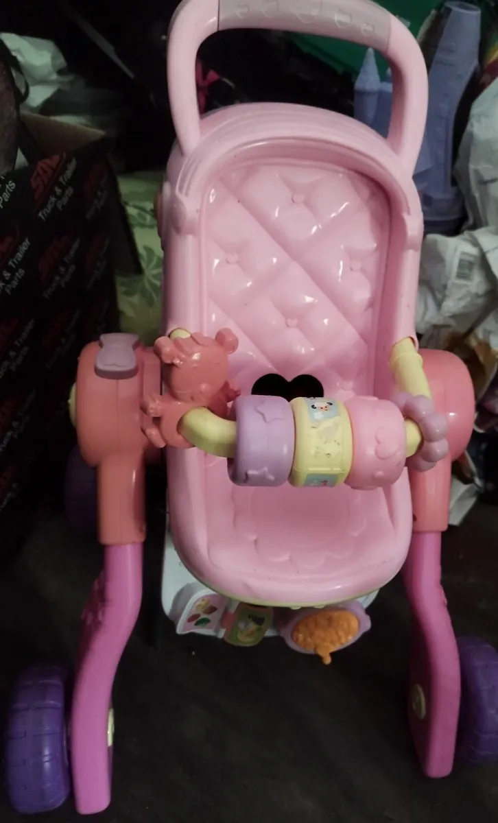 Push along doll buggy - Image 2