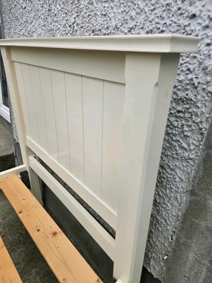 3Ft IVORY BED VERY GOOD CONDITION - Image 1