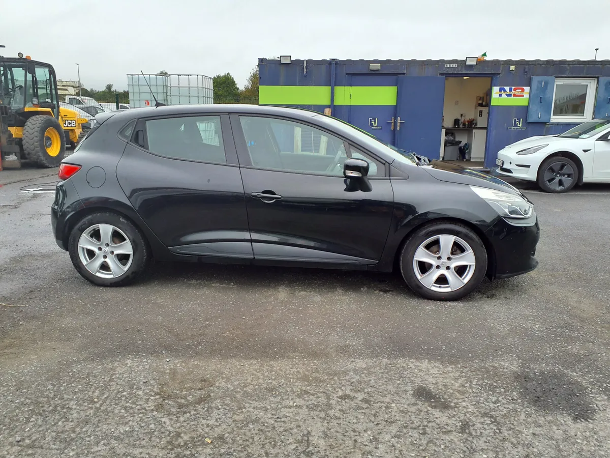 2015 Renault Clio - Image 2