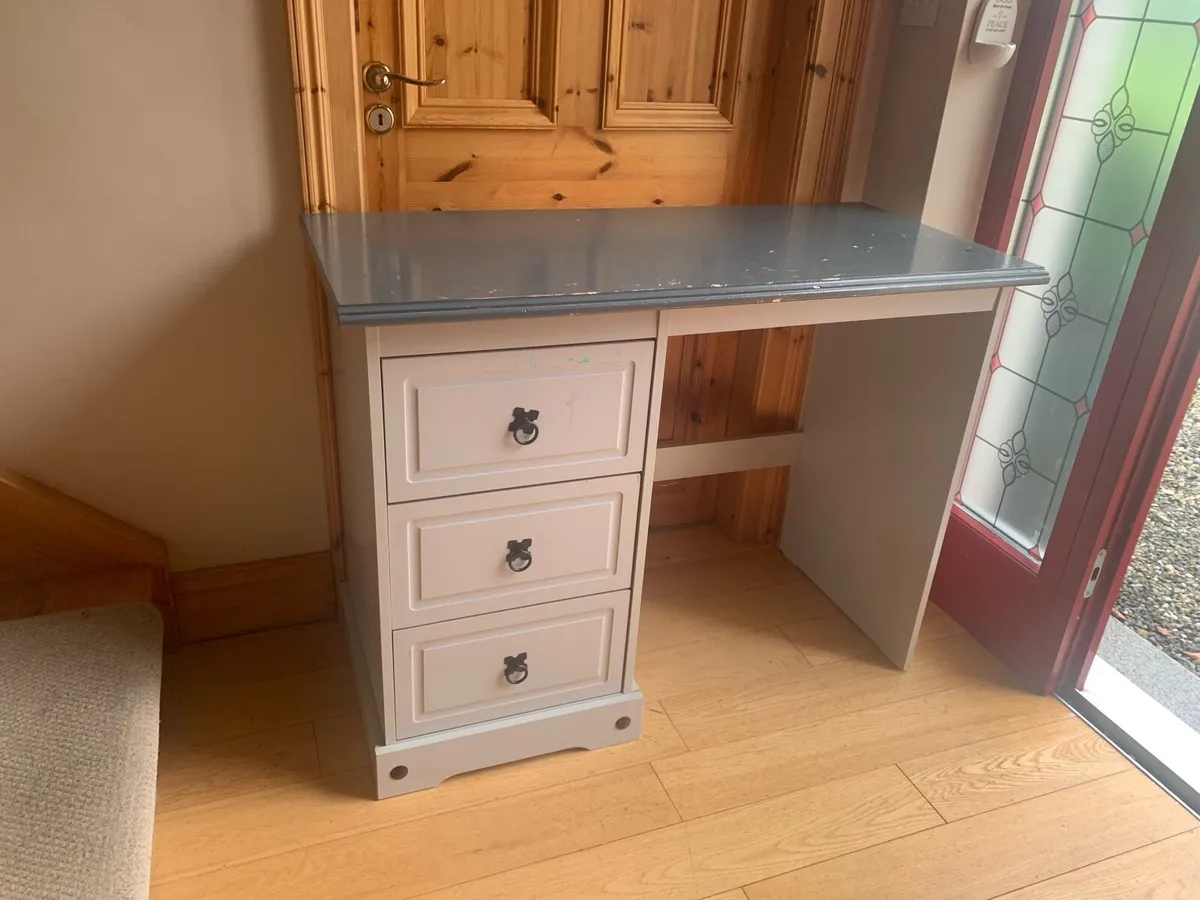 Student Desk - Image 1