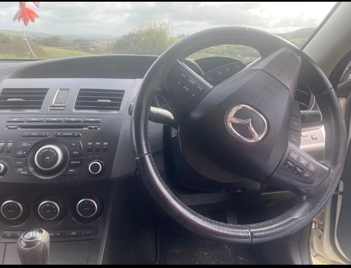 Mazda 3 - 1.6D Executive 5DR - Image 3