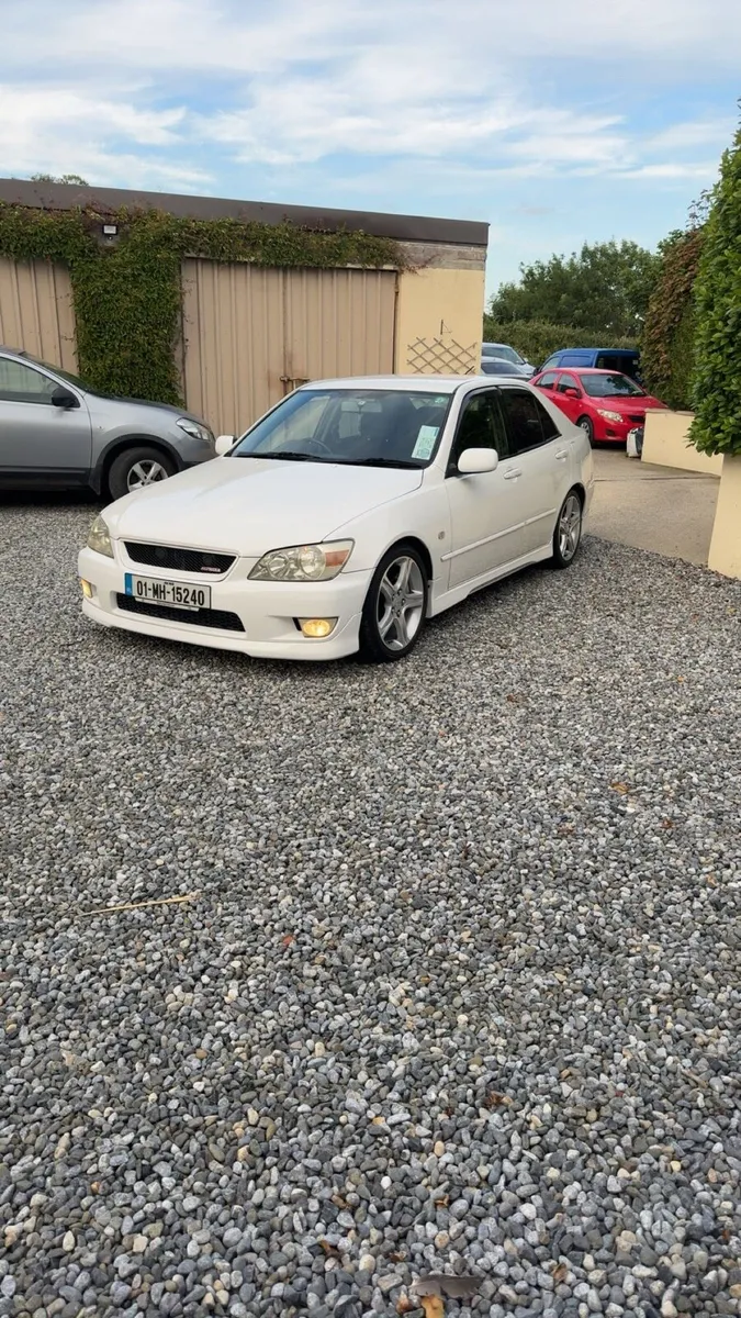 01 Altezza - Image 1