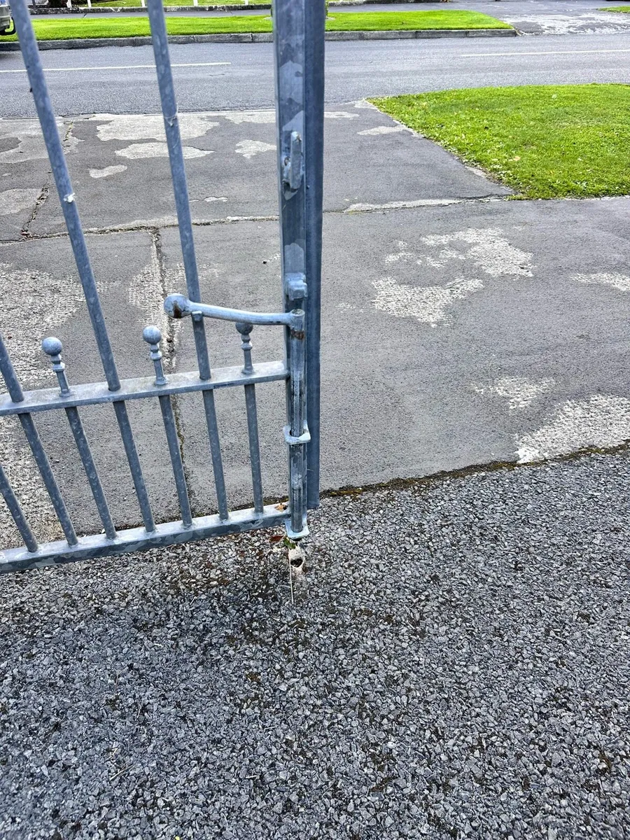 Gates - Image 3