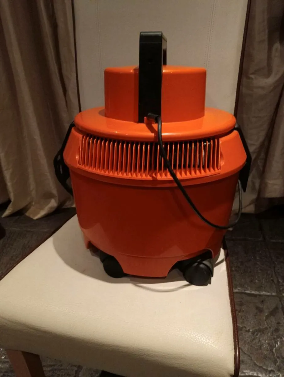 Vax Pro 1200w dry vacuum - Image 2