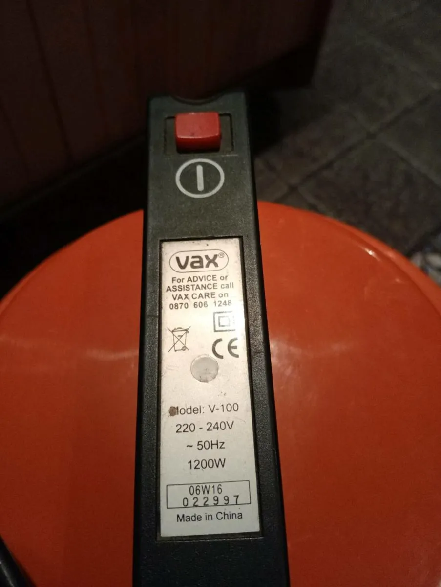 Vax Pro 1200w dry vacuum - Image 3