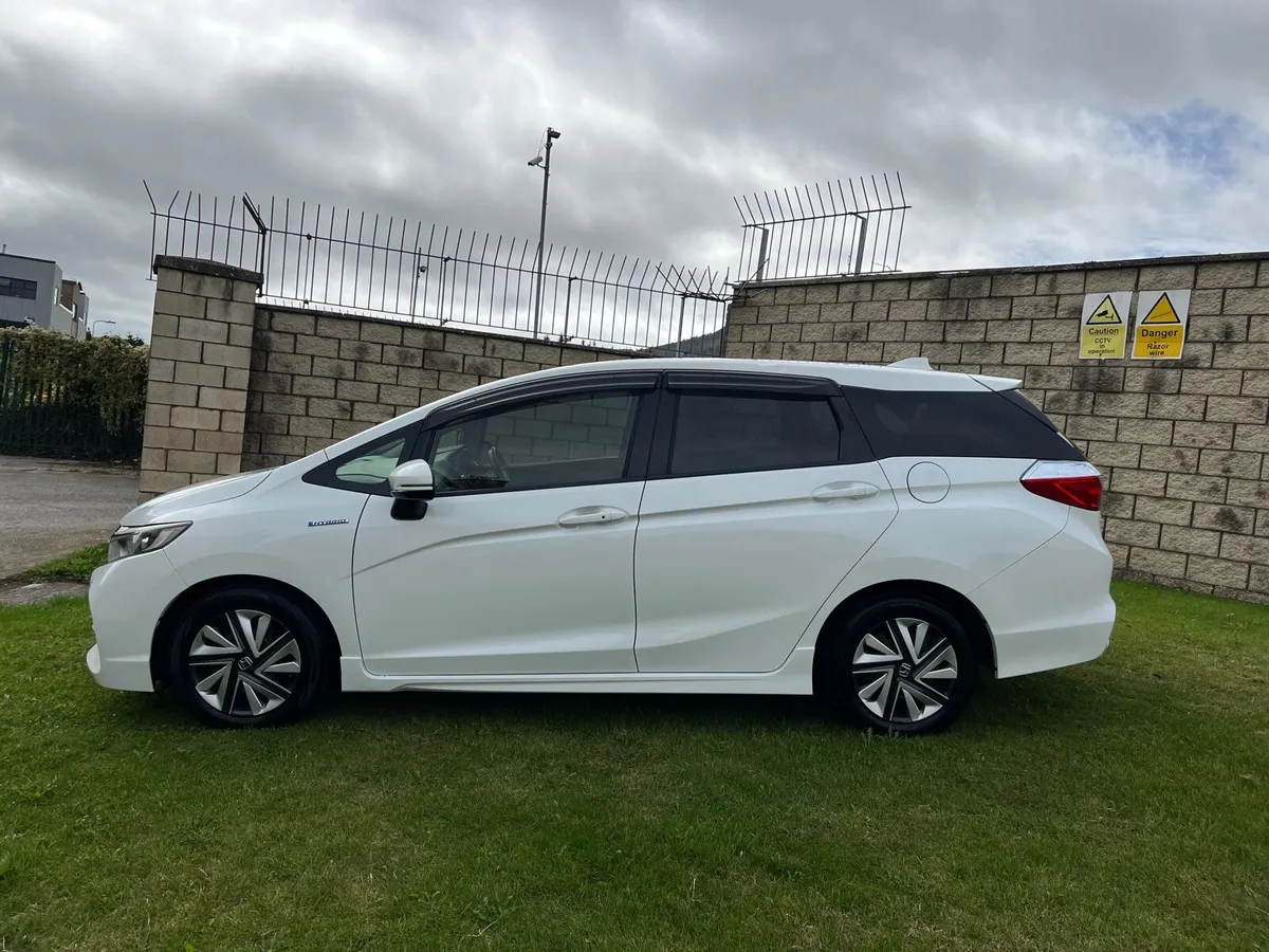 Honda shuttle hybrid tax and Nct - Image 4