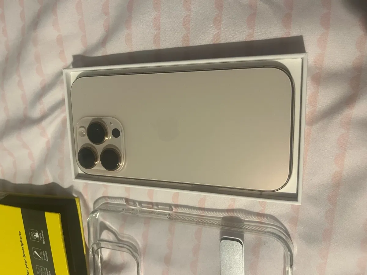 iPhone 16 pro - Image 3