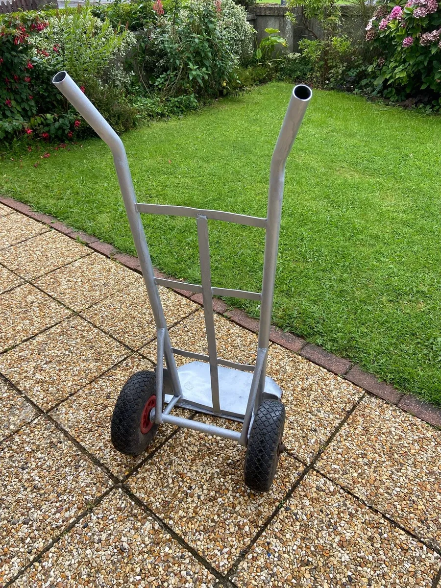 Hand.  Trolley - Image 2
