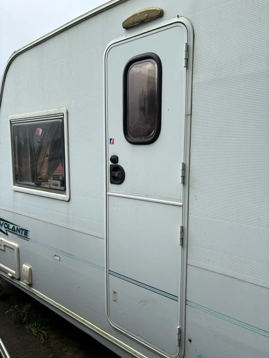 2004 Fleetwood ideal for a Camper conversion - Image 3