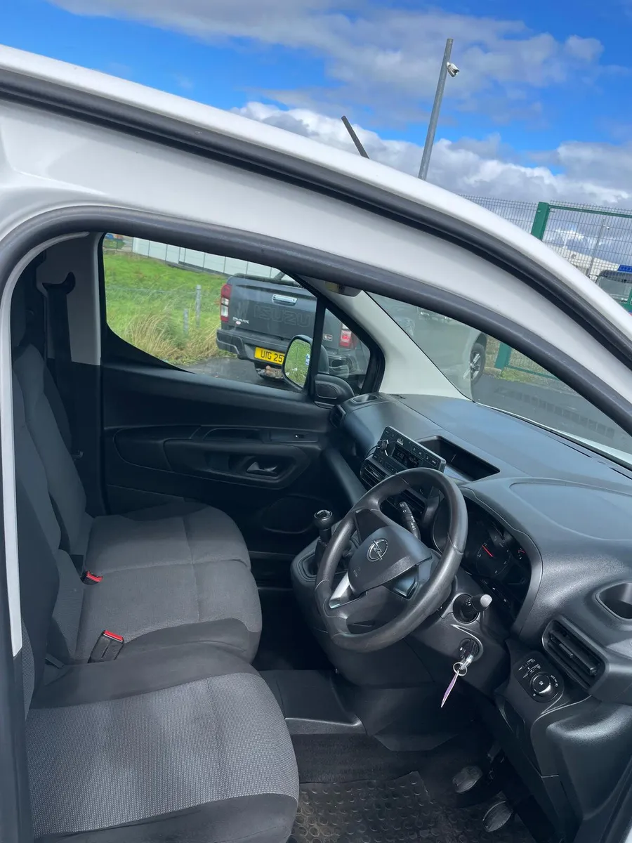 Opel Combo 2020 - Image 2