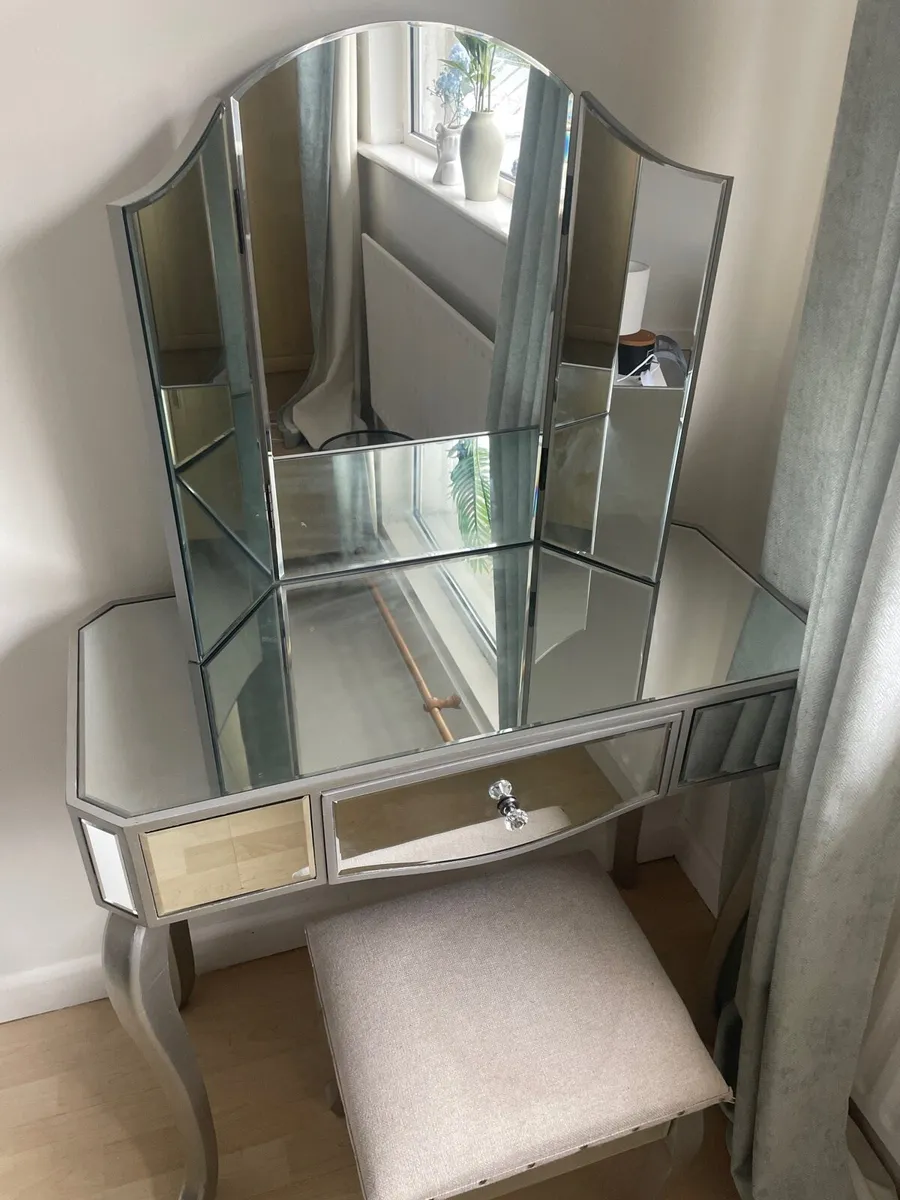 Dressing Table - Image 1
