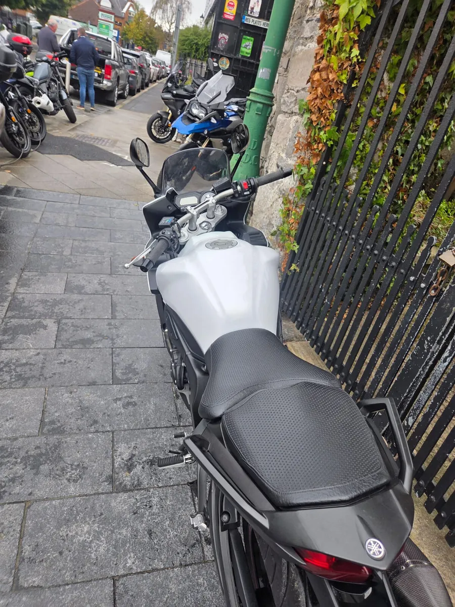 2012 YAMAMA FZ1 MOTO4U - Image 4