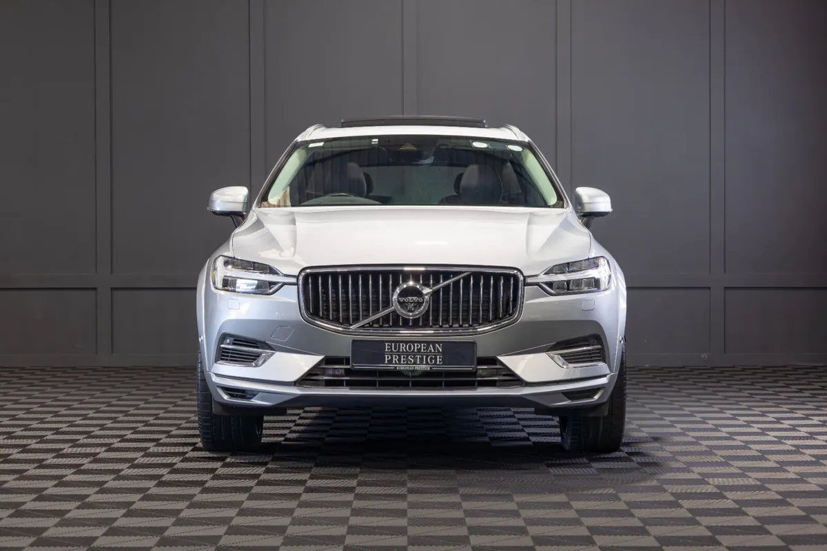 2018 Volvo XC60 T8 Inscription Pro - Image 2