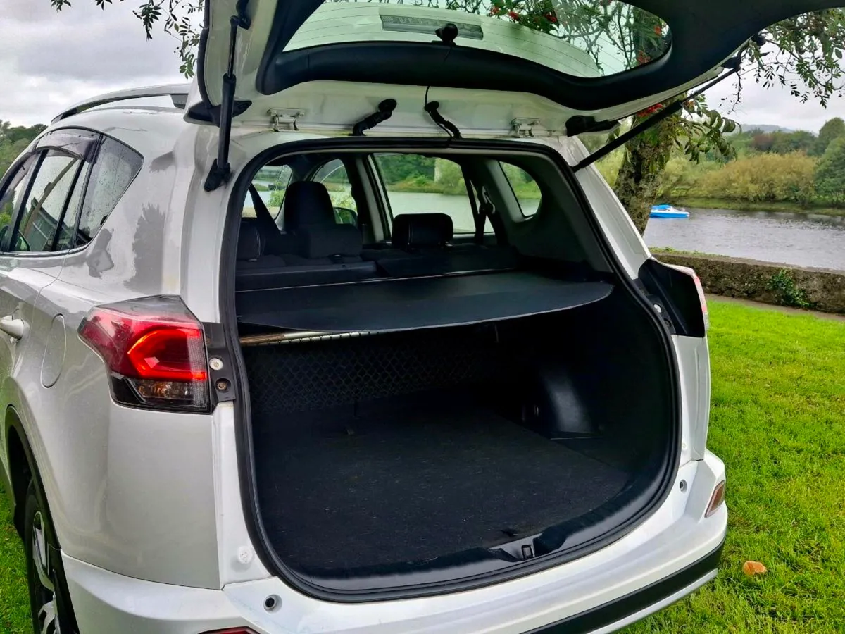 TOYOTA RAV4 - Image 3