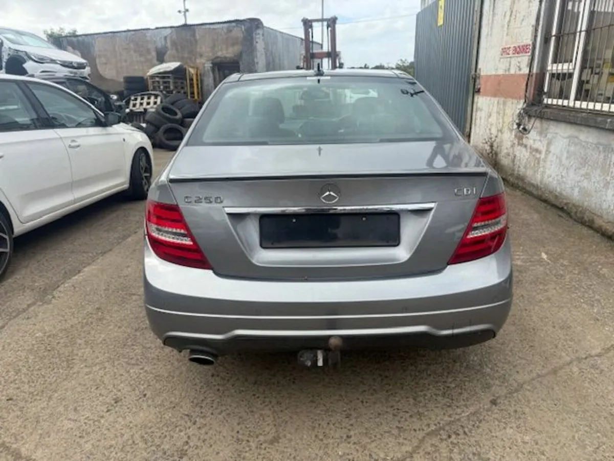 2005 MERCEDES C-CLASS 1.8L-P - Image 2