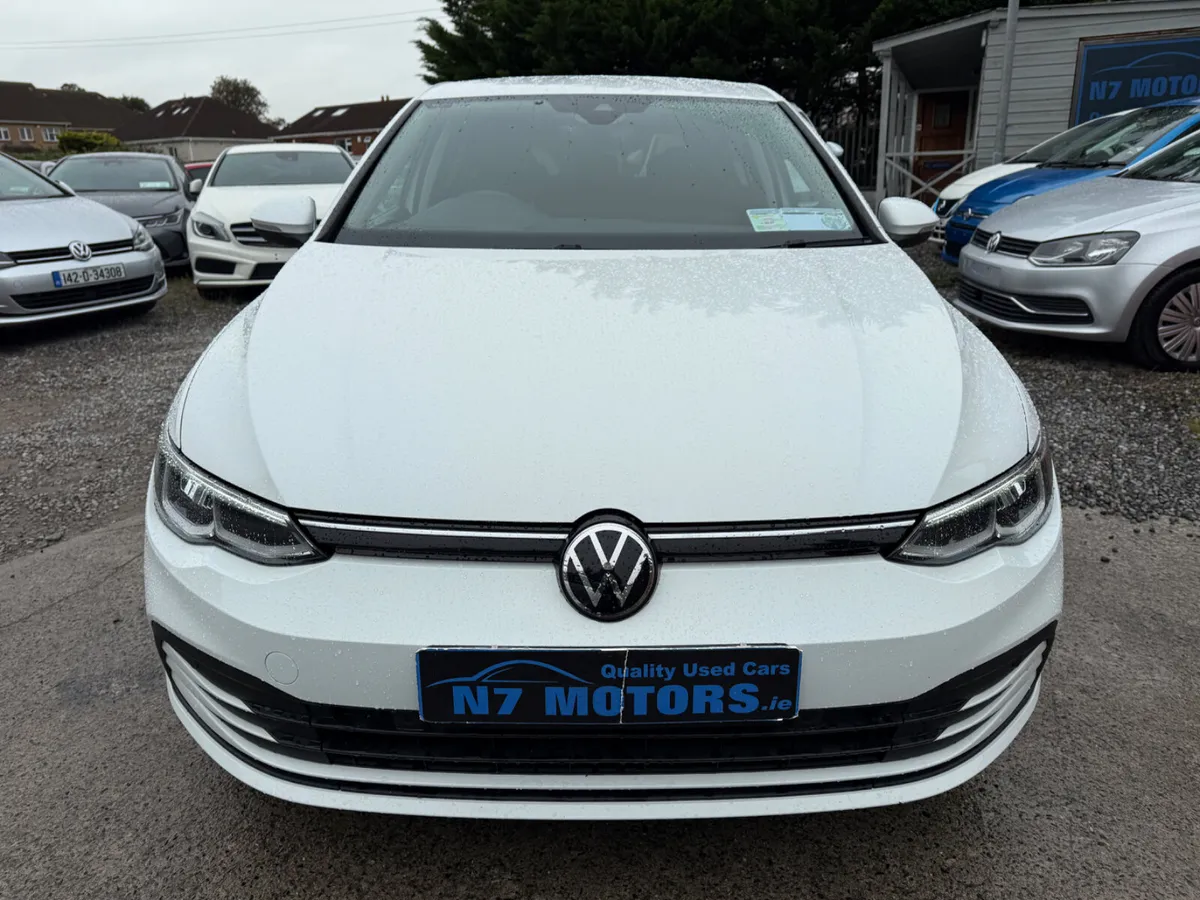 2022 Volkswagen Golf  2.0 LIFE - Image 3
