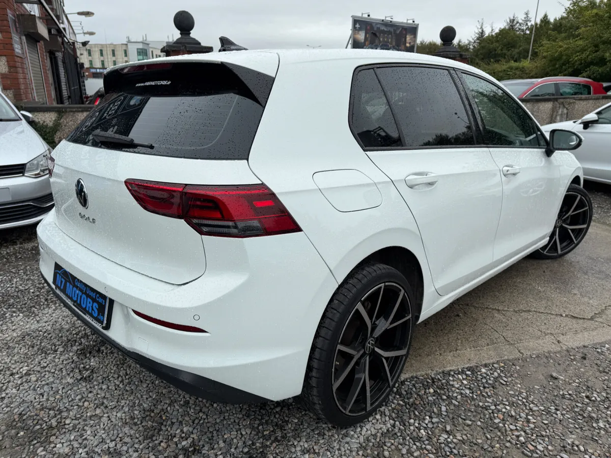 2022 Volkswagen Golf  2.0 LIFE - Image 4