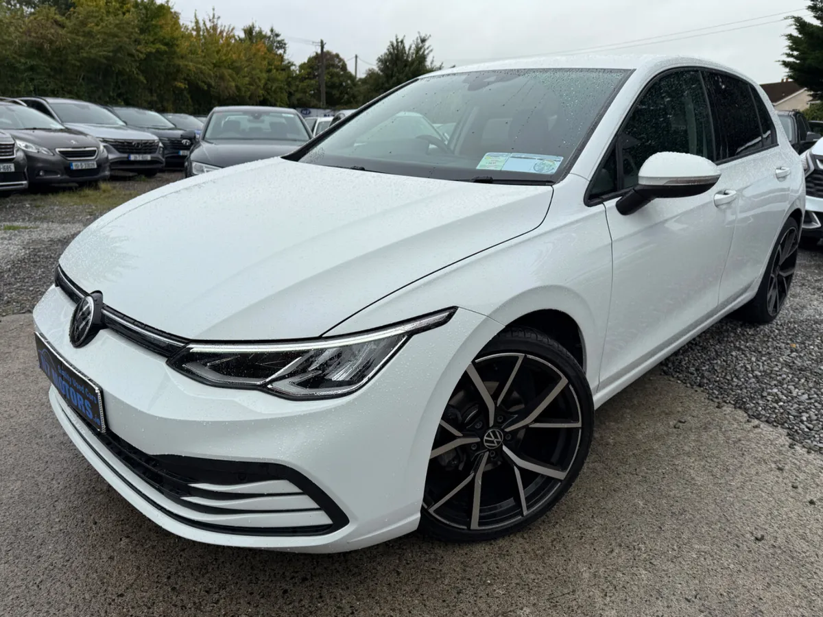 2022 Volkswagen Golf  2.0 LIFE - Image 2