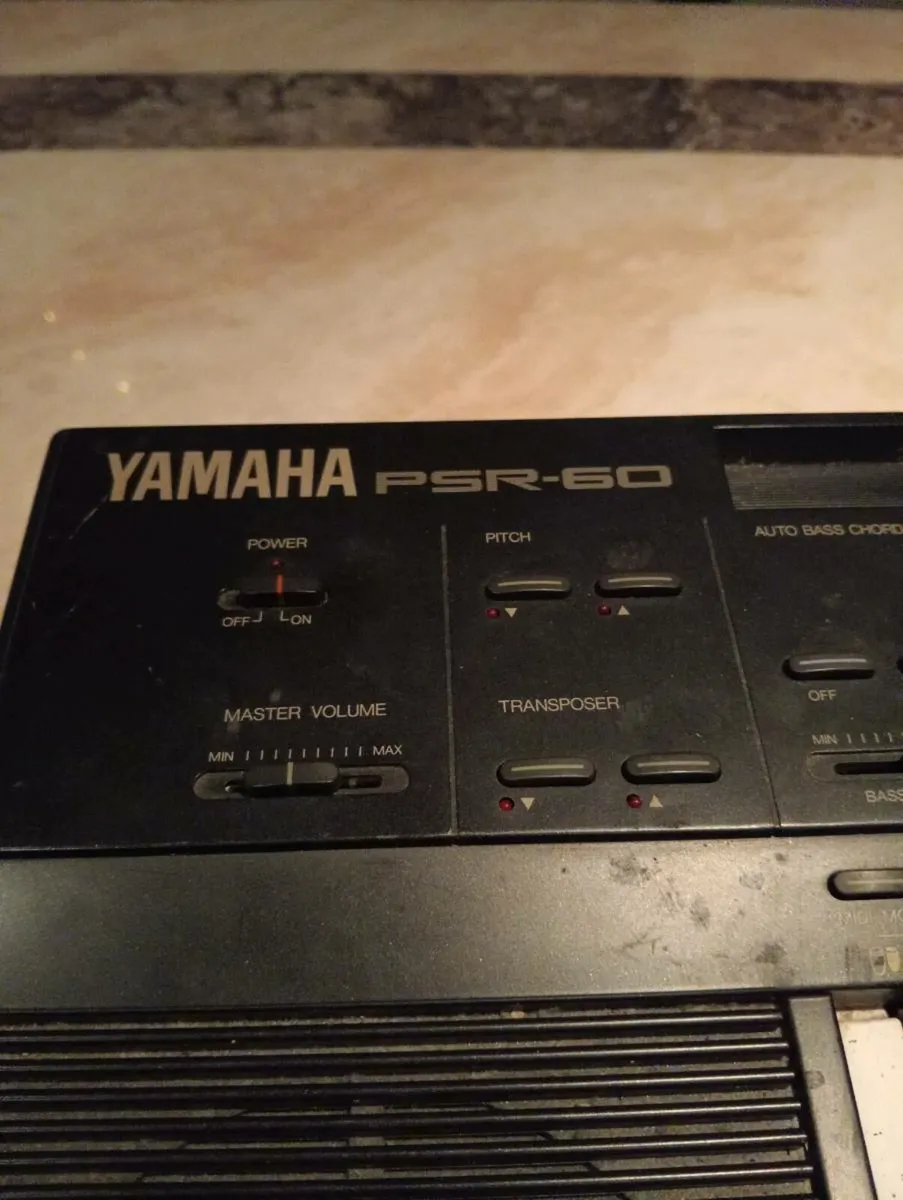 Vintage Yamaha psr-60 keyboard - Image 3