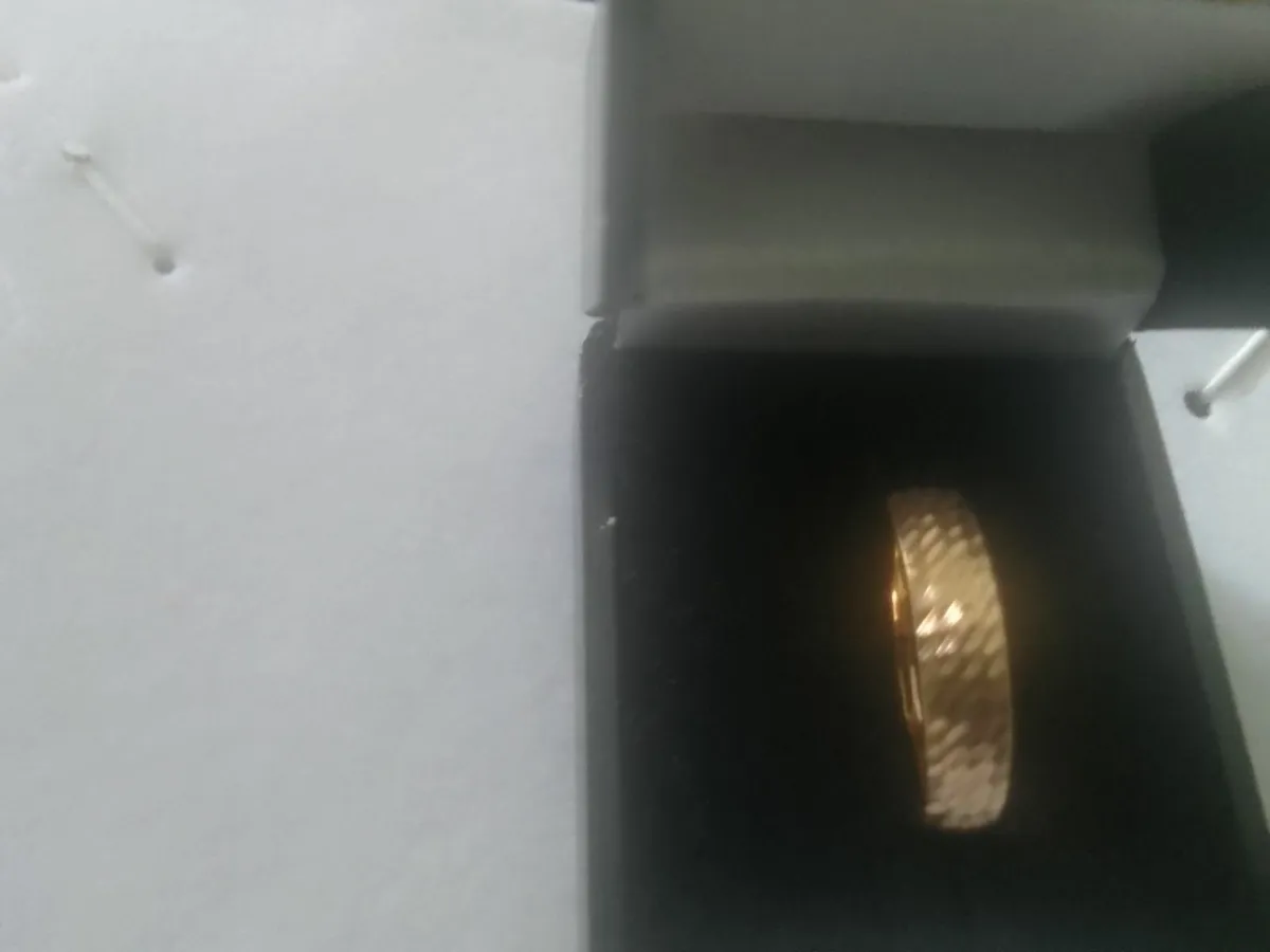 9ct ROSE GOLD DIAMOND CUT BAND RING N - Image 3