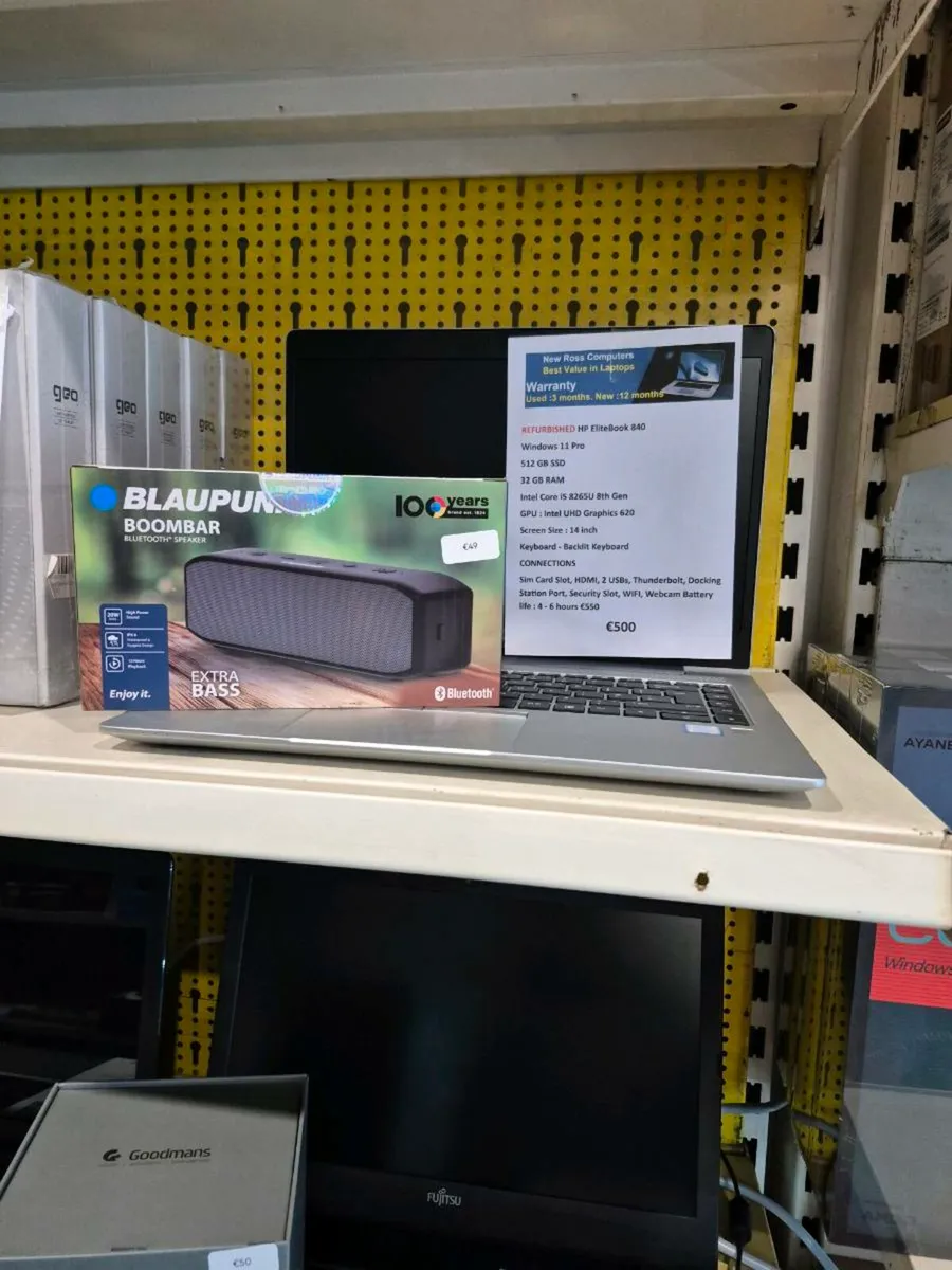 Laptops sold with Free gifts - Image 1