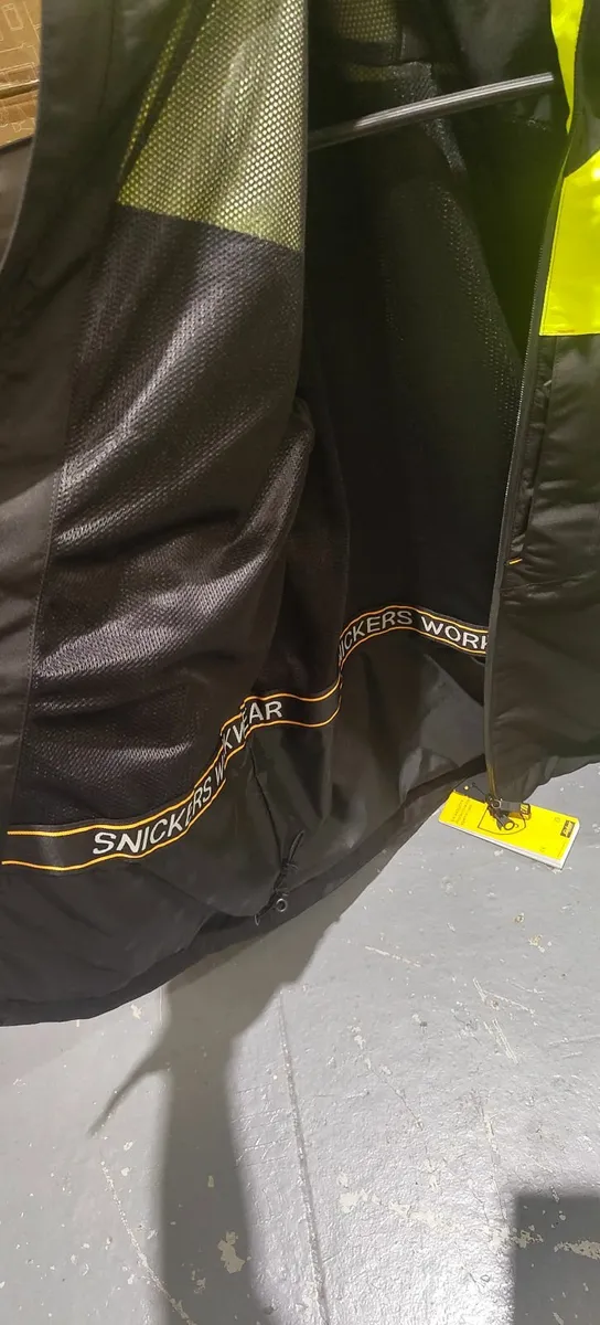 Brand New Genuine Snickers  Hi Vis work jacket - Image 4