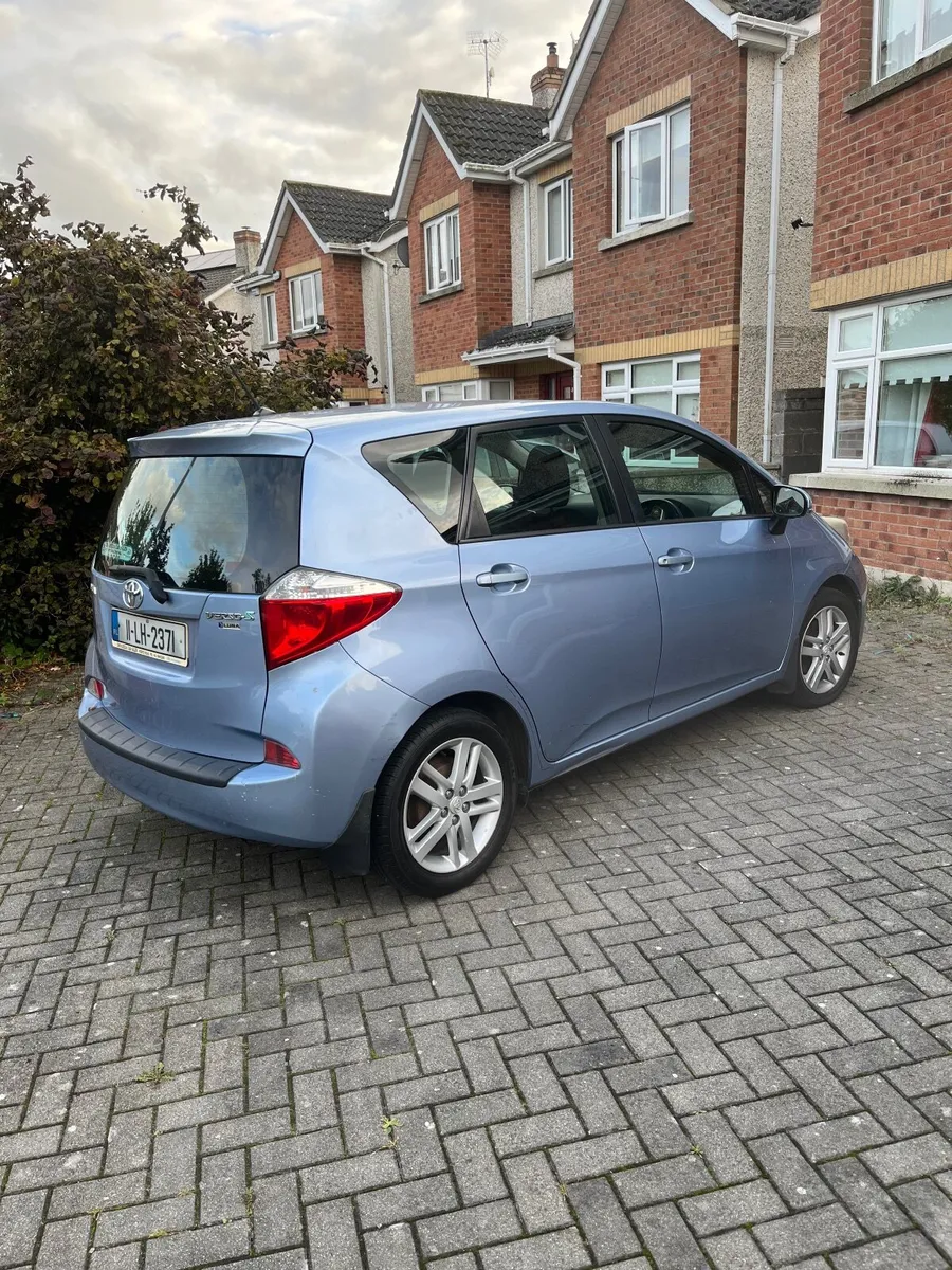 Toyota Verso-S 2011 - Image 4
