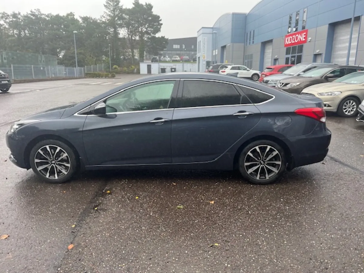EXECUTIVE  - NCT 2027 ONLY 96,000 KM - Image 4