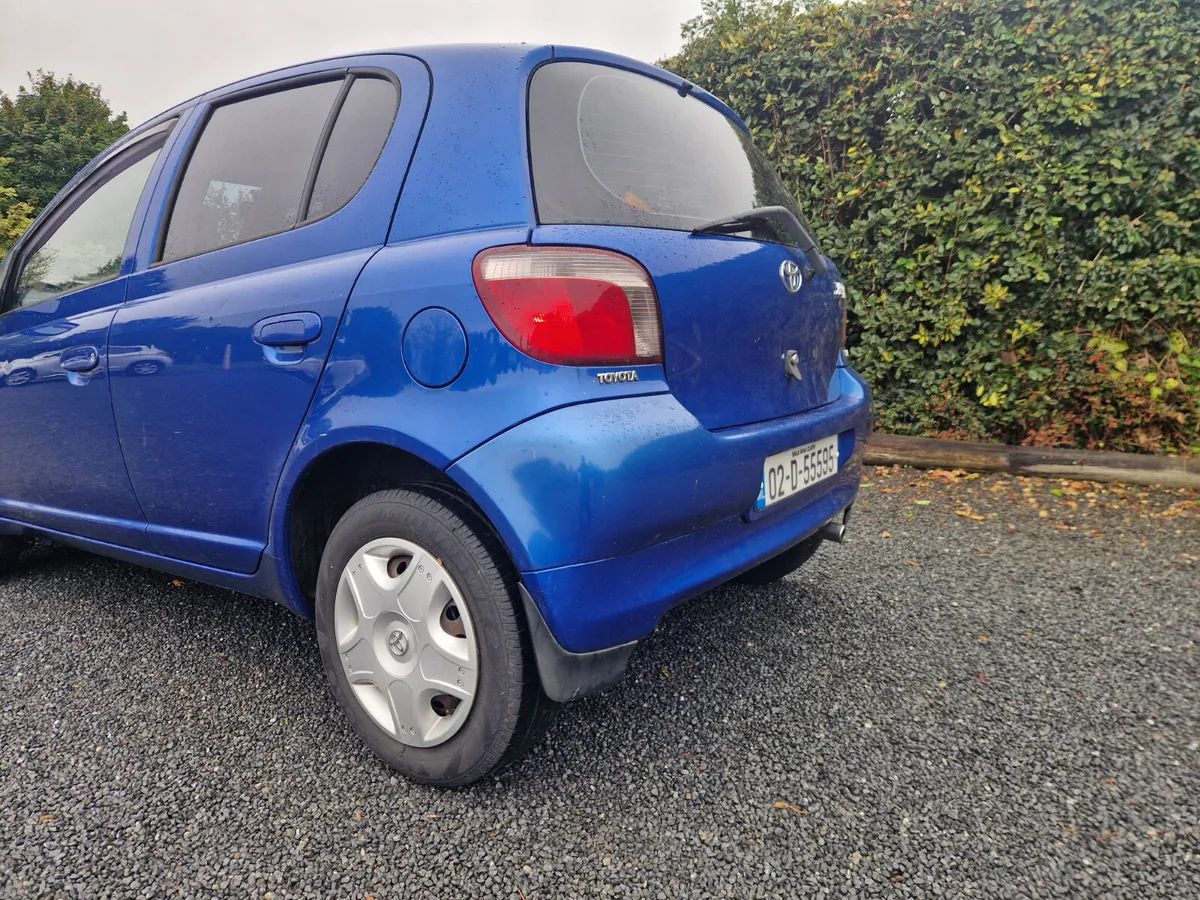 Toyota Yaris  LUNA 2002 - Image 4