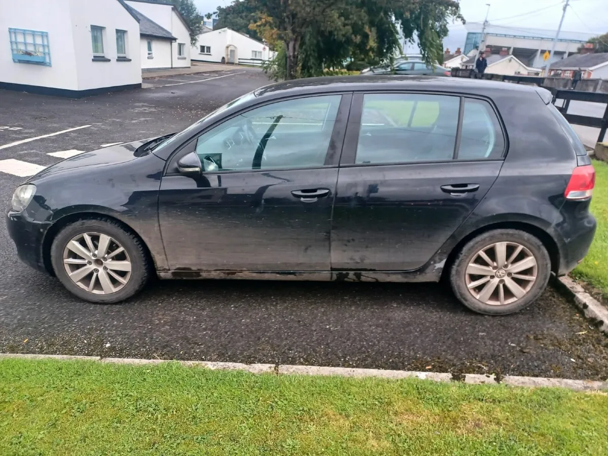 Volkswagen Golf 2010 - Image 3