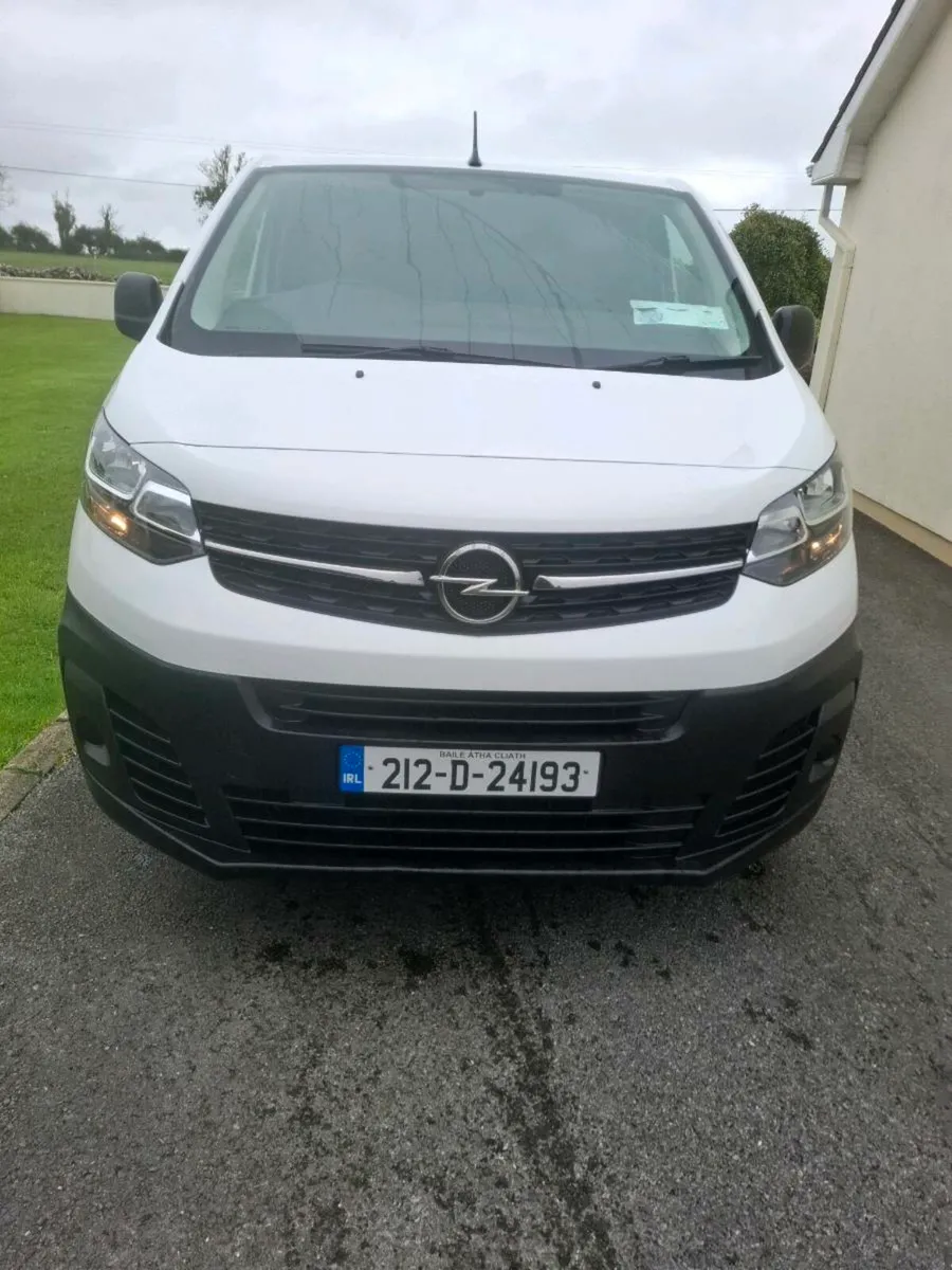 2021 vivaro 66kms - Image 2