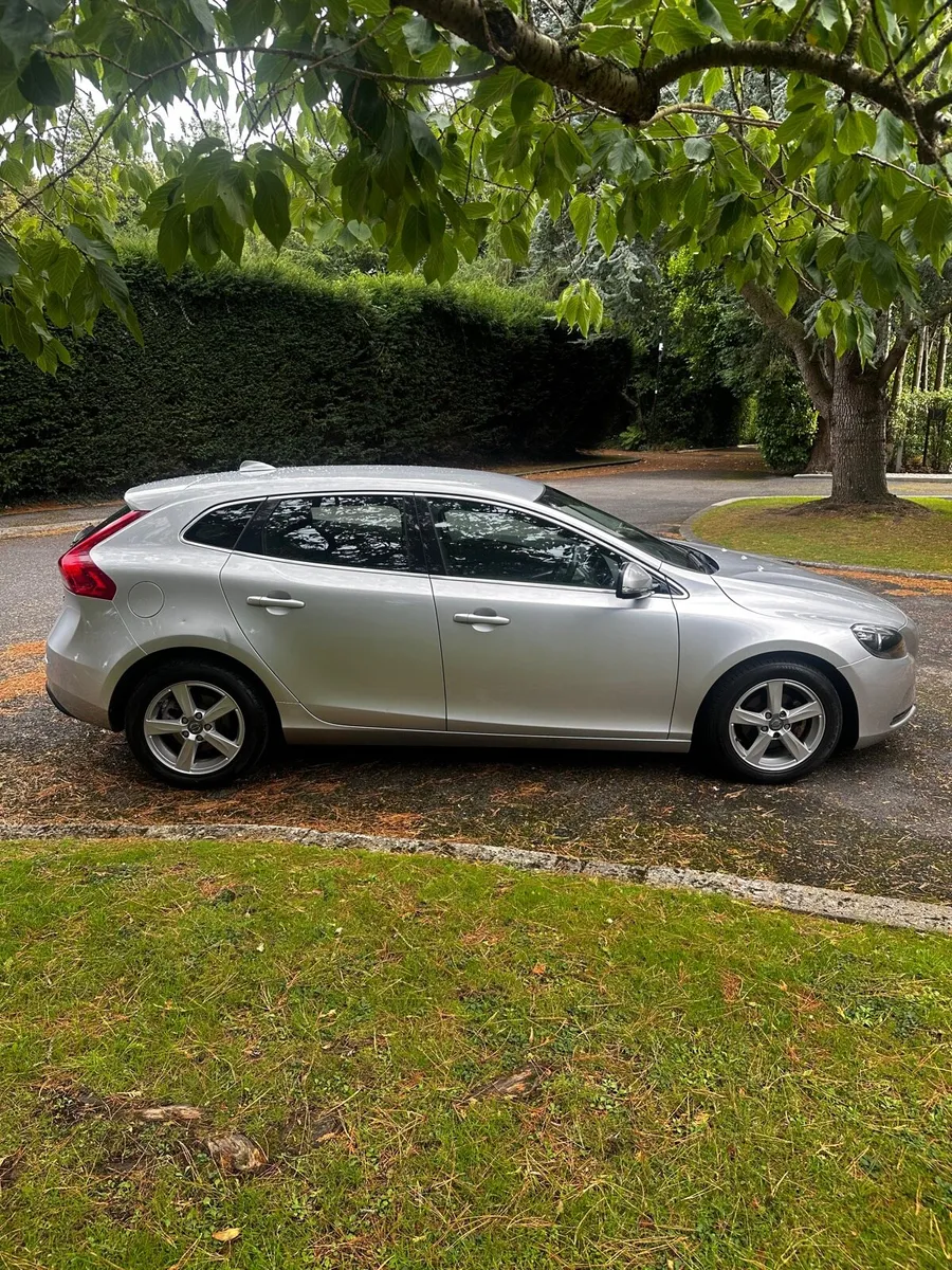 Volvo V40(Fresh NCT) - Image 4